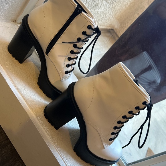 White Platform Boots - Picture 1 of 2